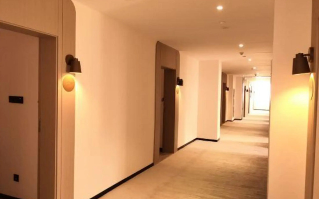 Grace Inn Hotel (Jinan Gangcheng District Gangdu Avenue Yinzuo Mall)