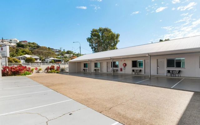 Castle Crest Motel