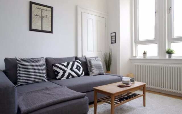 1 Bedroom Apartment In Royal Mile
