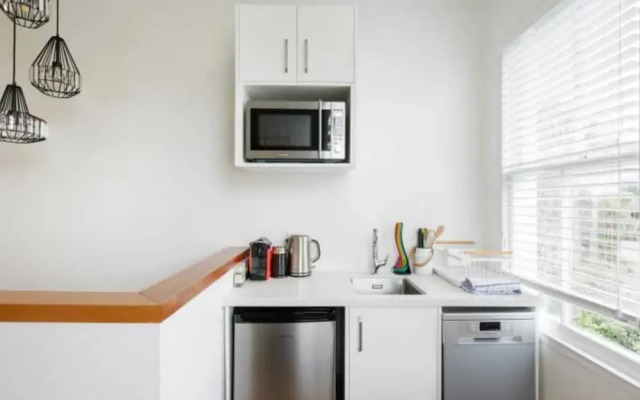 Light-filled Renovated Villa, Walk to Ponsonby Road