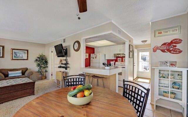 Love Me 1037 - 1 Br Condo