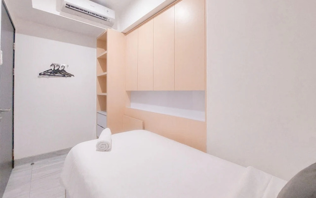 Homey And Good Place 2Br At Collins Boulevard Apartment