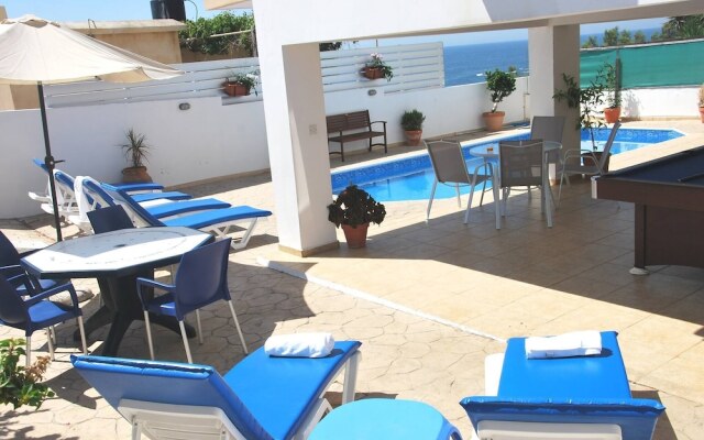 Villa Only 50m To The Sea, Sleeps 12, Polis