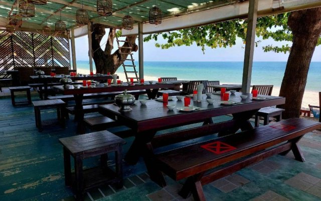 Khanom Golden Beach Hotel