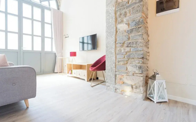 Romantic Escape City Centre With Jacuzzi & Parking