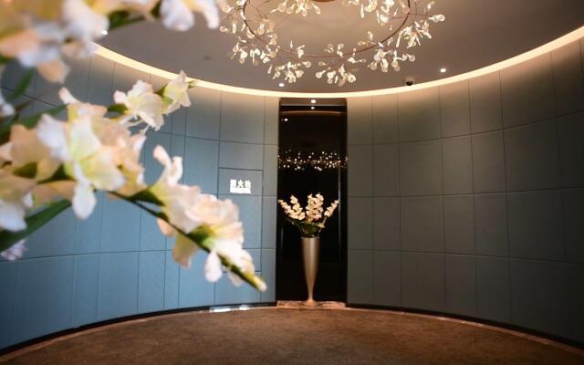 Shanghai Crown Crystal Hotel