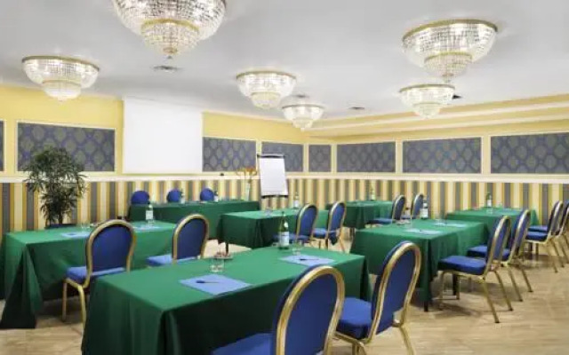 Grand Plaza