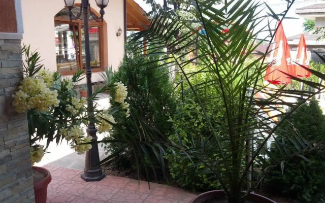Perla Family Hotel