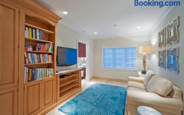 Coconut Walk by Grand Cayman Villas & Condos