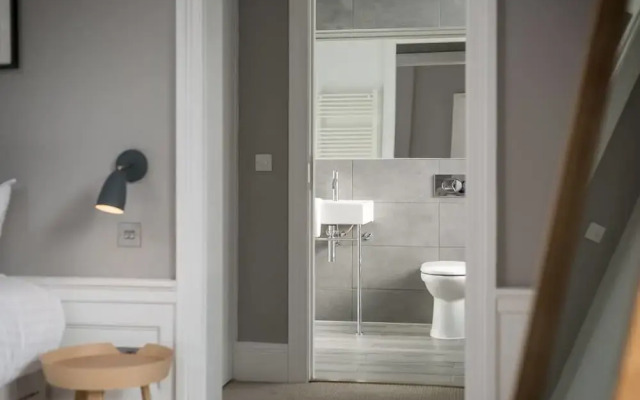 Torphichen Street 5 Star Luxury Apartment