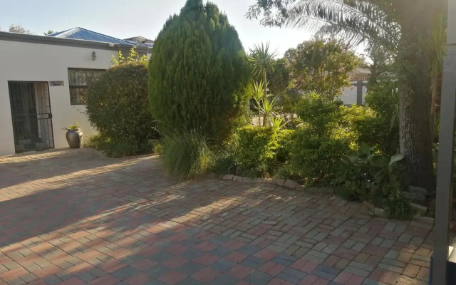 Lala Poa Guest House
