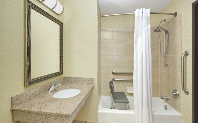 Holiday Inn Express Hotel & Suites Madison-Verona by IHG