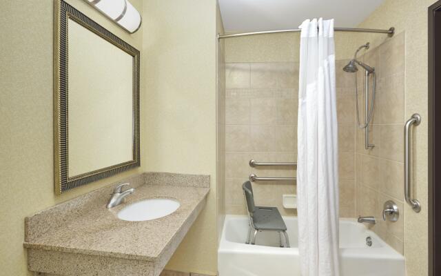 Holiday Inn Express Hotel & Suites Madison-Verona by IHG