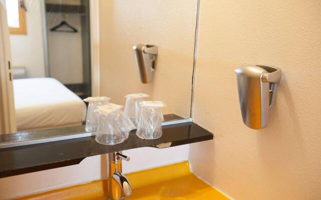 Egg Hotel Goussainville CDG