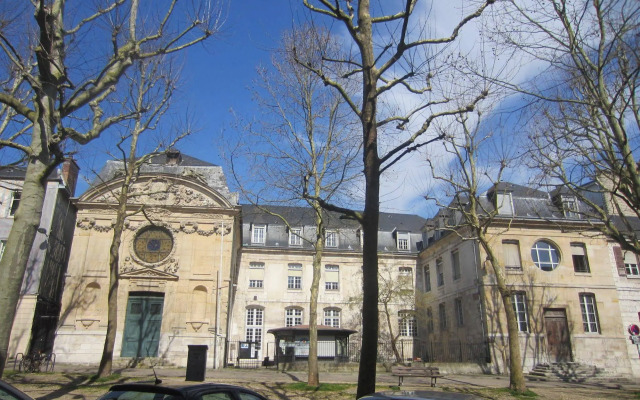 hotelImage
