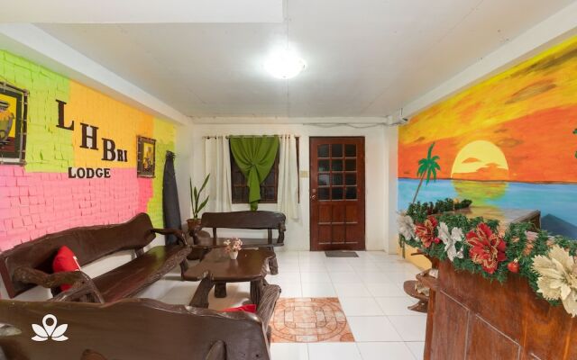 ZEN Rooms LH Bri Lodge Siargao