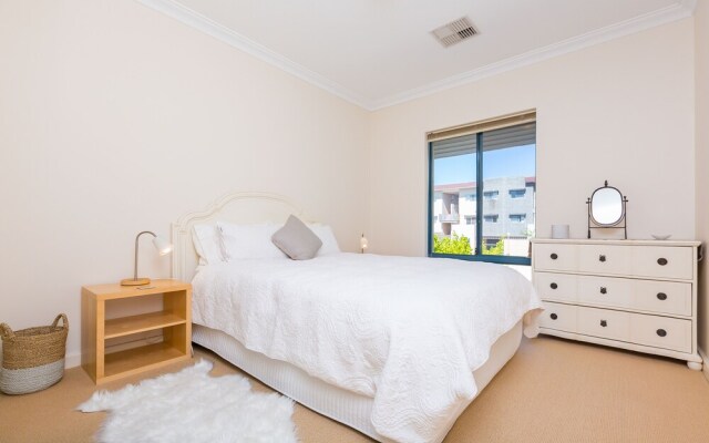 Luxurious Perth Townhouse