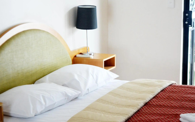 Spring Hill Mews Apartments