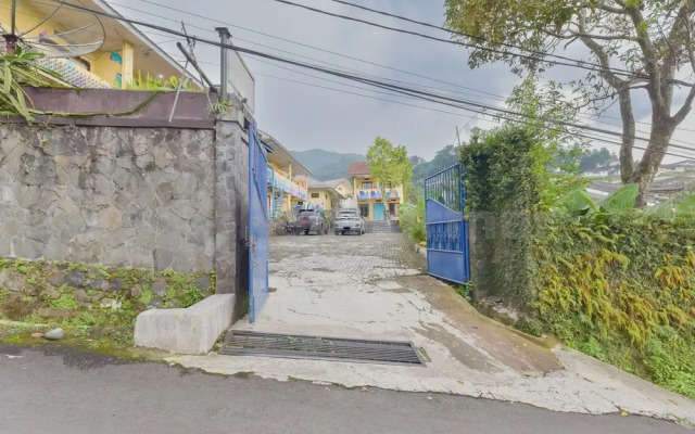 Villa d'Oasis 2 Puncak Mitra RedDoorz