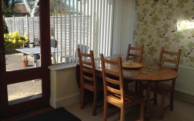Maple Leaf Guest House