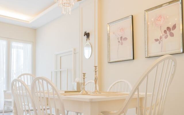 ibebe Light French B&B