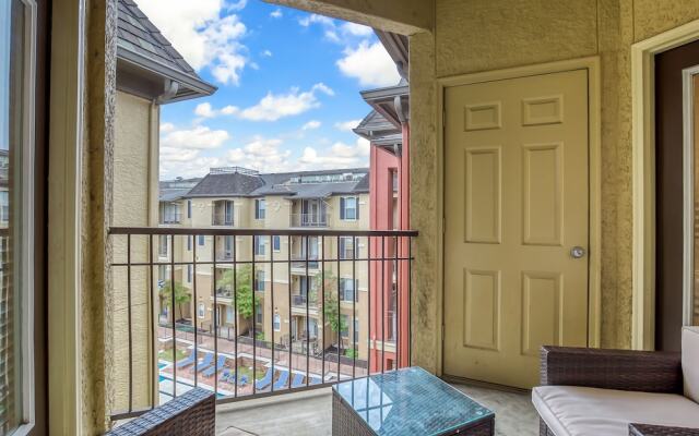Modern Uptown Dallas Stay by Amyfinehouse