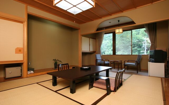 Nakaoyama Onsen Shosenkaku