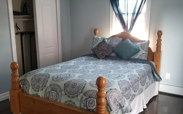 2 Bed Rooms Shared Brooklyn Apartment