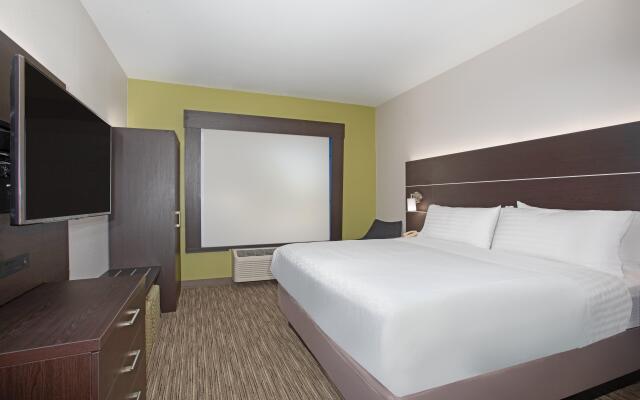 Holiday Inn Express Hotel & Suites Longmont by IHG