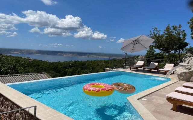 Lovely Holiday Home in Starigrad with Private Swimming Pool