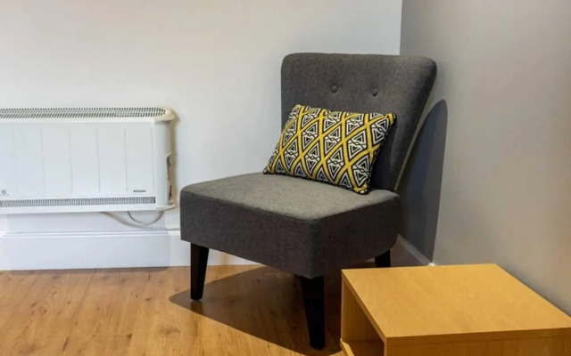 ☆Bright Apartment, Near University + City Centre☆