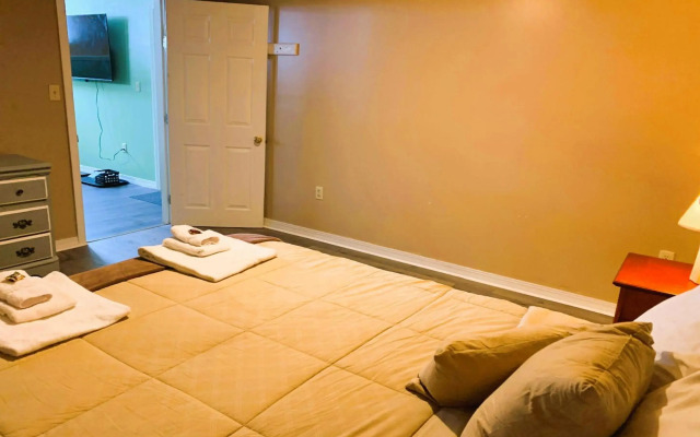 Love Hotels St John River by OYO at Fort Kent ME