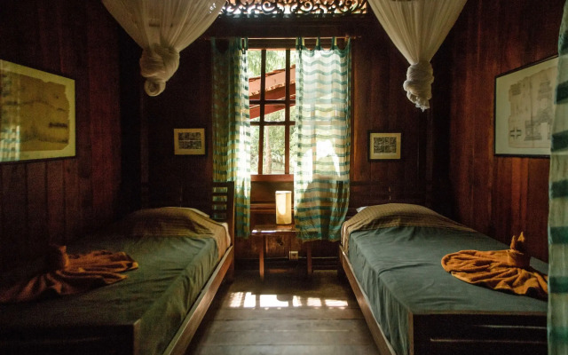 Rajabori Villas