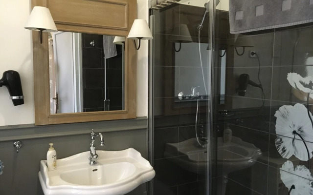 Standard Apartment by Hi5 - FehÃ©rahajÃ³