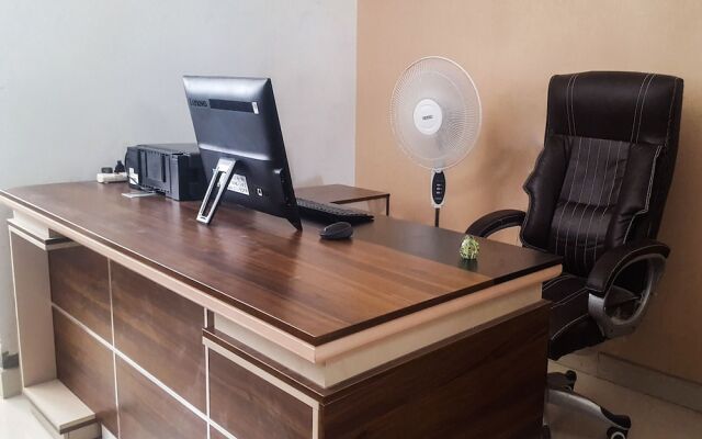 OYO 14745 Veeraj Suites