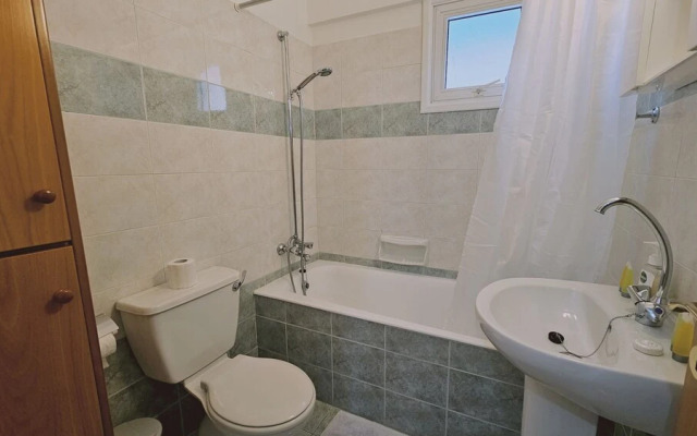 141 LCA - Stay Miracle Apartment