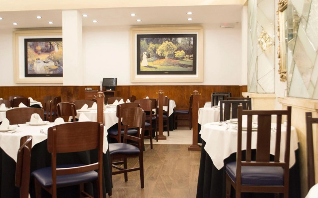 Hotel Leon