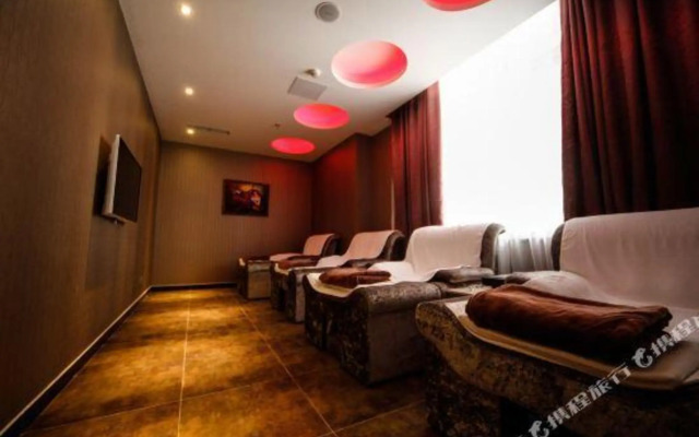 The Olive Tree Holiday Hotel (Beijing Happy Valley Store)