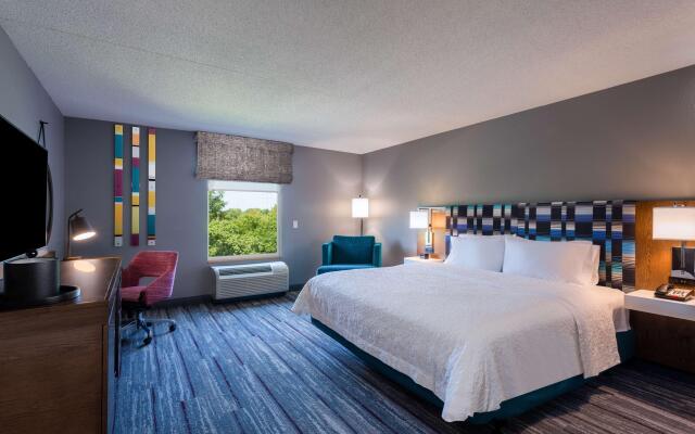 Hampton Inn & Suites Herndon-Reston