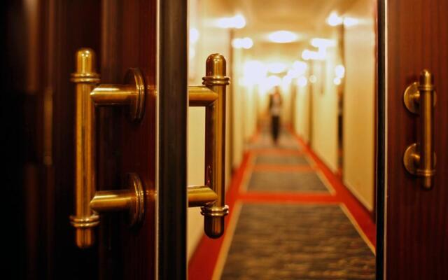 Warwick Reine Astrid - Lyon