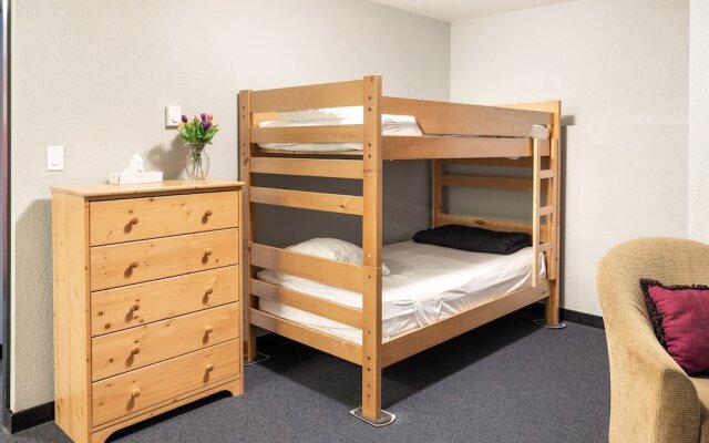 The Bulldog Hotel Silver Star