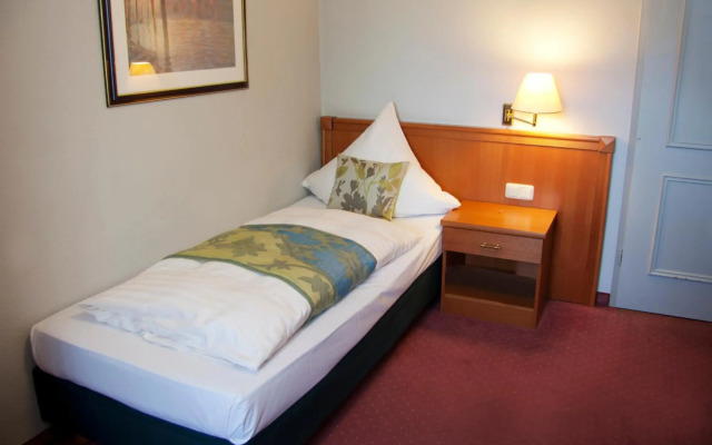 INA Hotel Royal