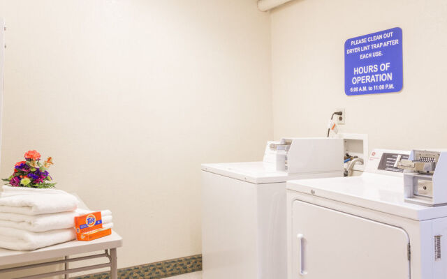 Microtel Inn & Suites By Wyndham Stockbridge/atlanta South