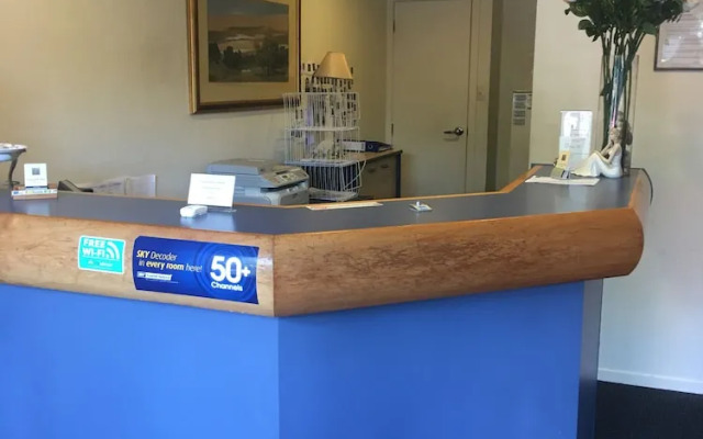 Cornwall Park Motor Inn