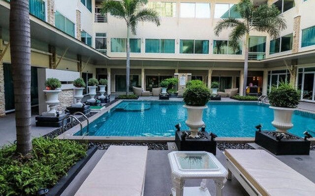 Nida Rooms New Petchburi Perspective at The Green Bells