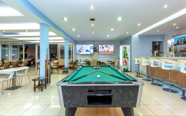 Anixis Hotel