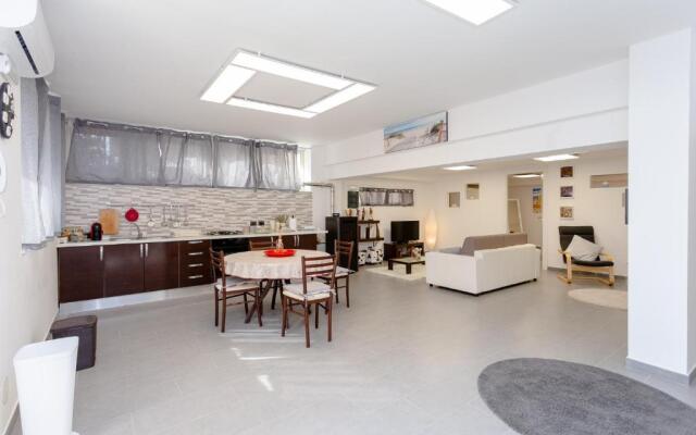 Etna Apartment Titani