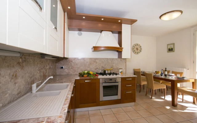 Porto Letizia Mimosa 2