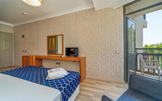 Uras Beach Hotel