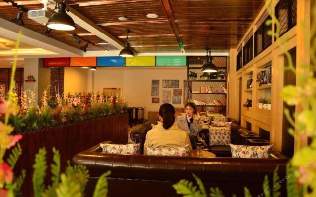 James Joyce Coffetel Lushan Guling Street